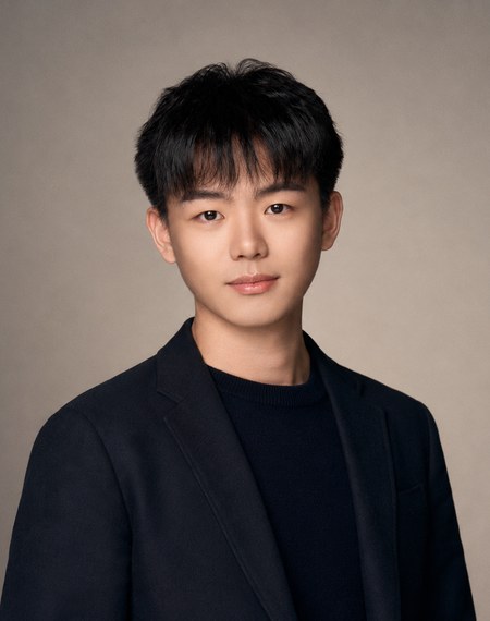 Portrait of Zhenhao Zhang